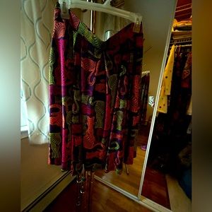 LuLaRoe, Madison skirt, size M, 2 pockets, cats, purple, orange, red and green
